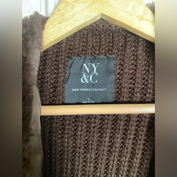NY&C New York & Co Faux Fur Luxury Brown Sweater Cardigan Womens Large - Picture 3 of 4